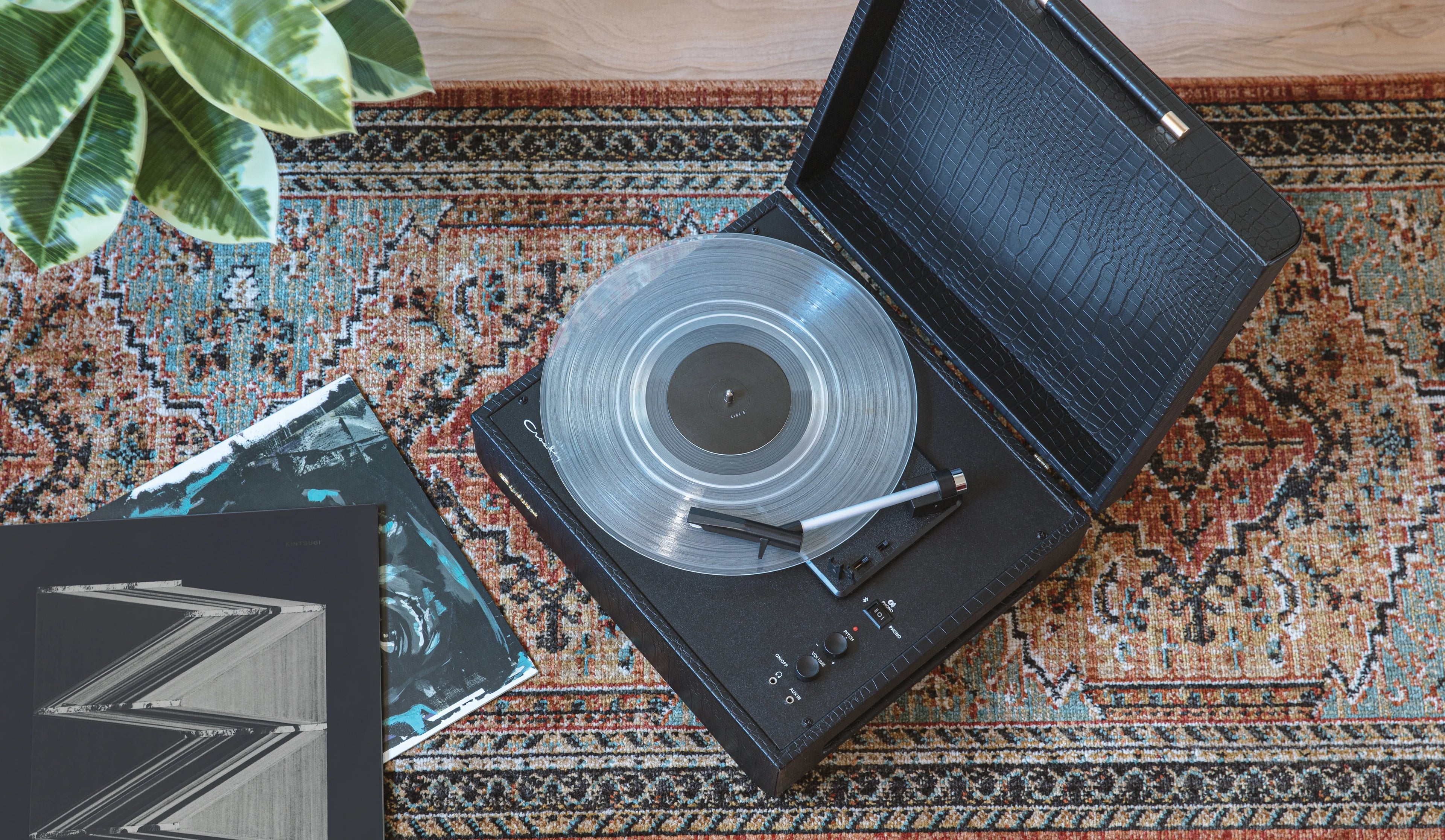 Vinyl Record Player with Bluetooth Speakers B732295