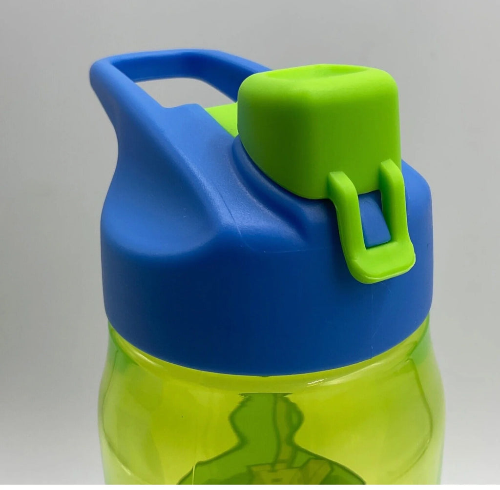 Green Water Bottle 20 oz Reusable Plastic N67744