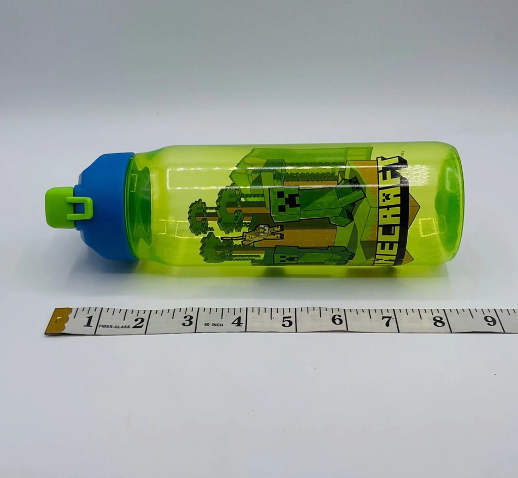 Green Water Bottle 20 oz Reusable Plastic N67744