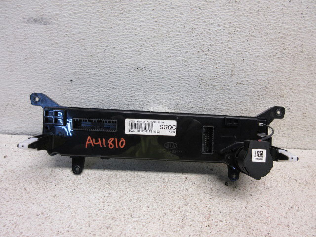 Pre-Owned Kia Soul Heat A/C Temperature Control Unit Z42232