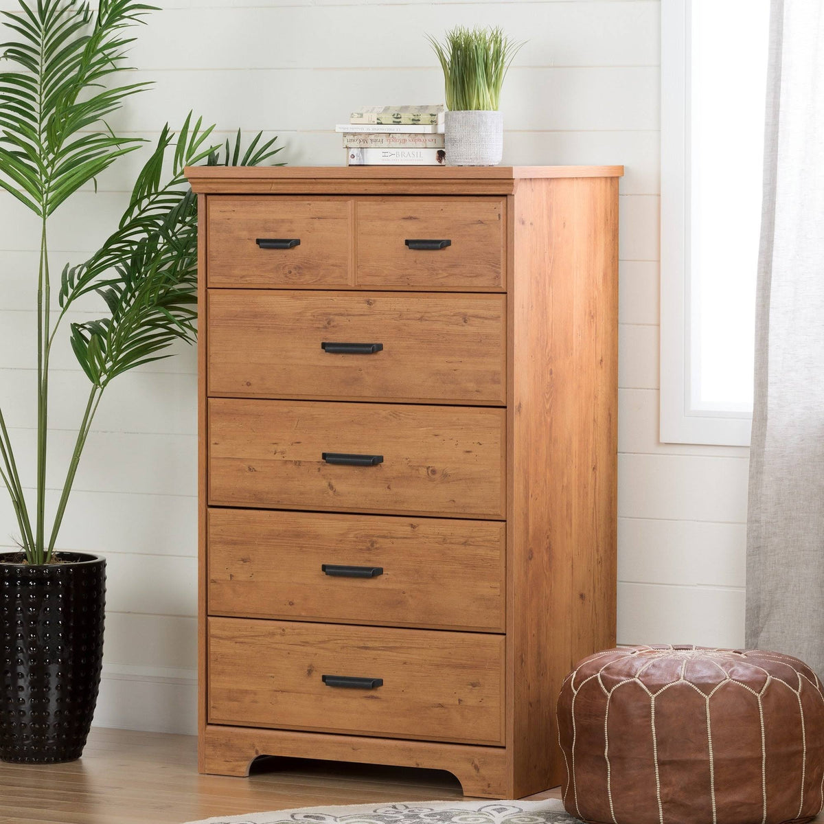 Rubbed Black 5-Drawer Chest G904415